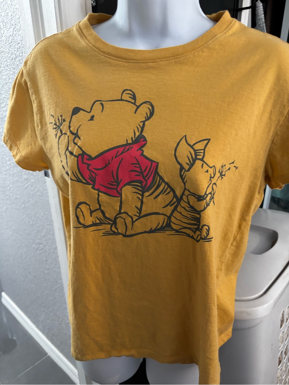 Women's S Winnie the Pooh piglet Disney shirt